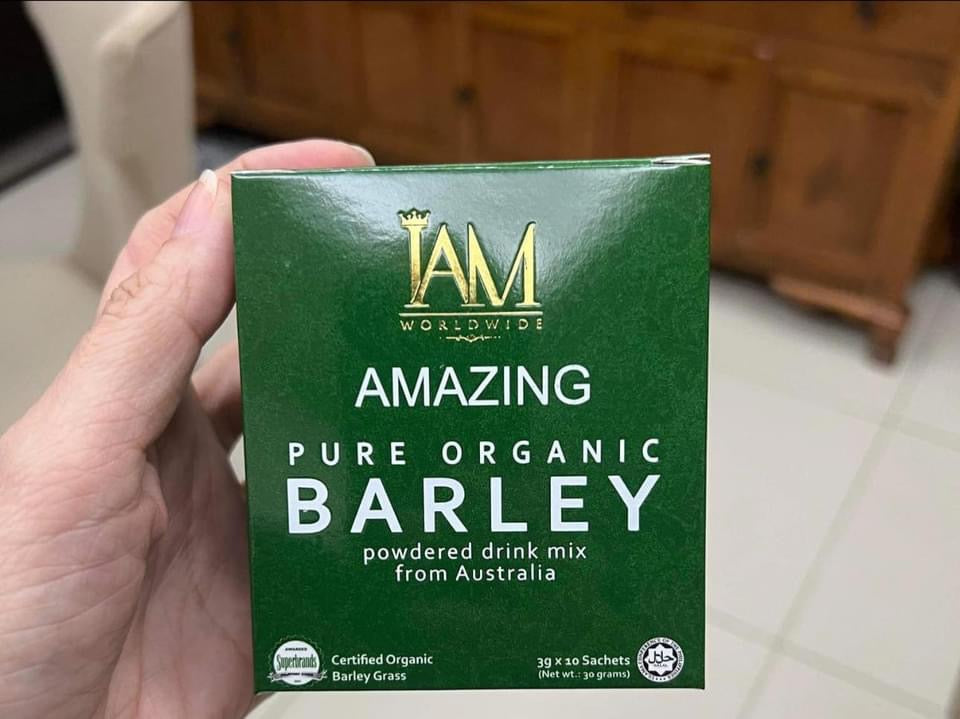 Organic barley drink rich in vitamins and antioxidants